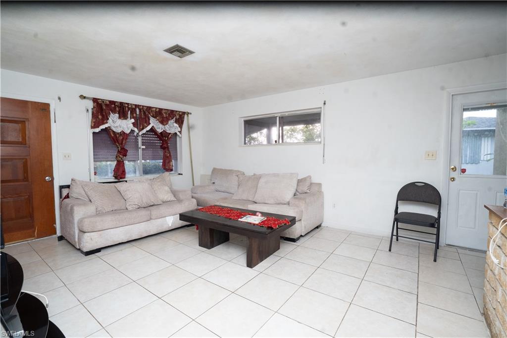 1657 Rudy Ct Property Photo 3