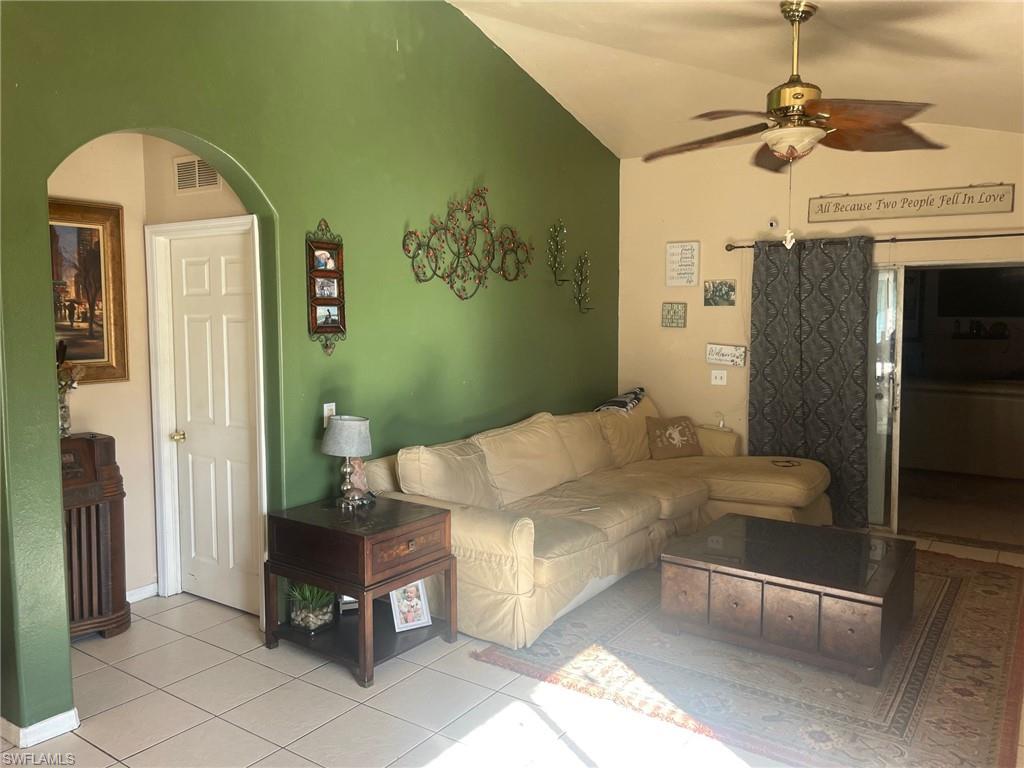 3129 Woodside Ave Property Photo 9