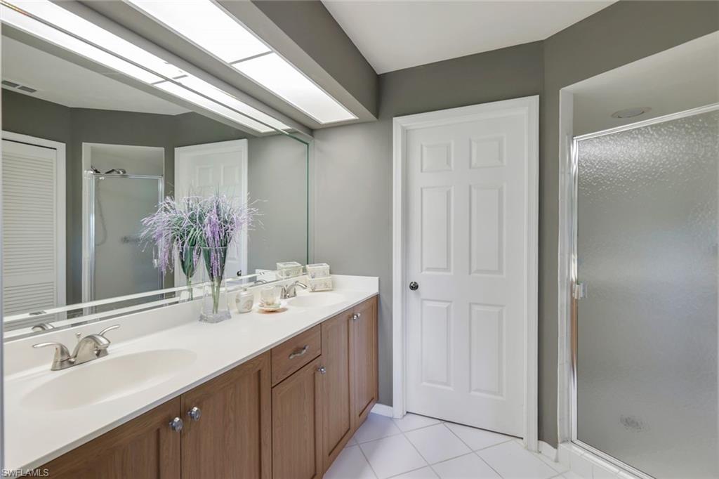 4131 Sawgrass Point Dr # 204 Property Photo 7