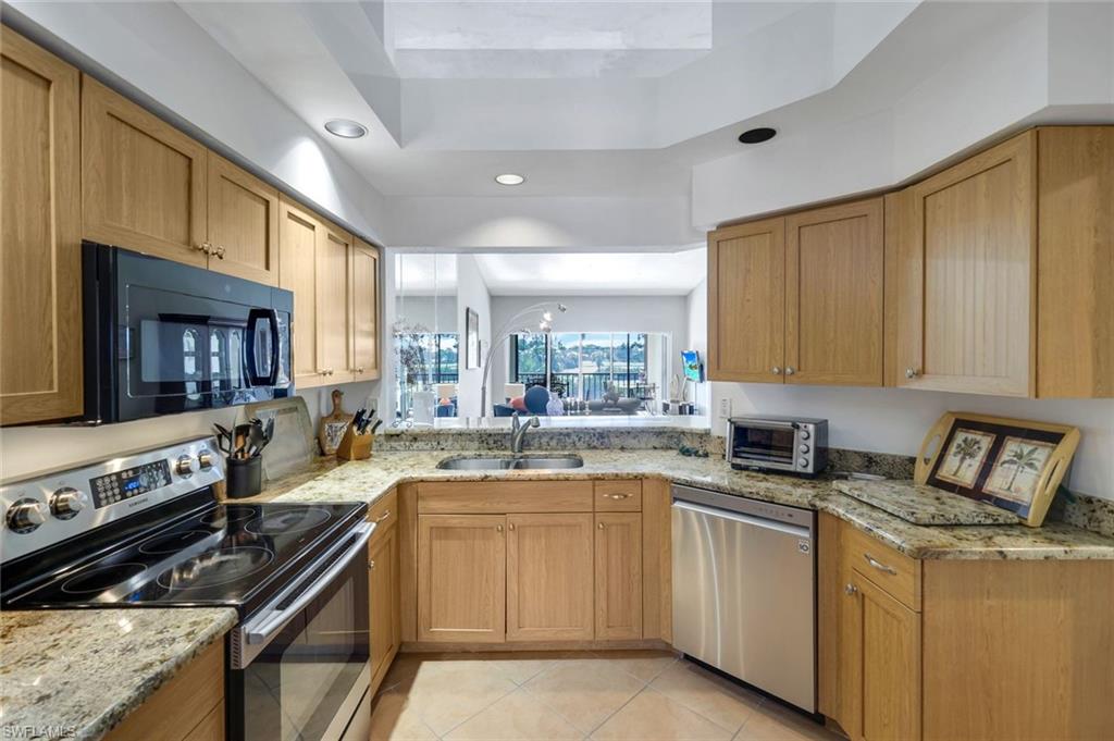 4131 Sawgrass Point Dr # 204 Property Photo 9