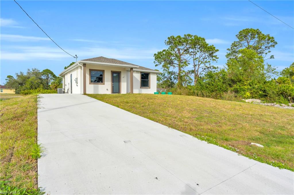 5011 N Dogwood Cir Property Photo 4