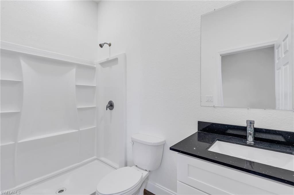 5011 N Dogwood Cir Property Photo 8