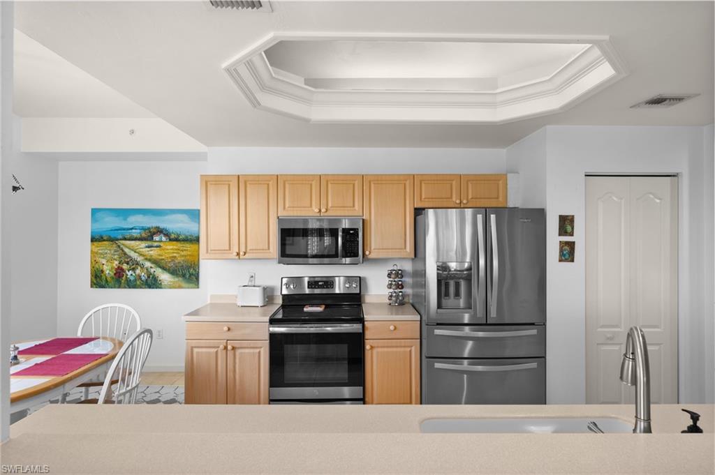 14819 Laguna Dr # 203 Property Photo 11
