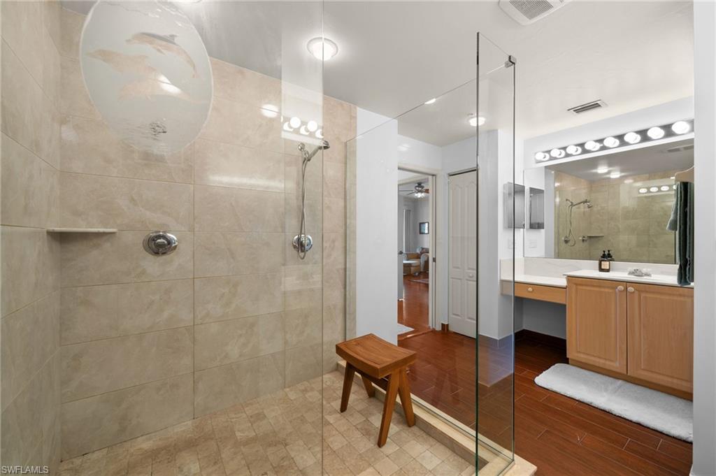 14819 Laguna Dr # 203 Property Photo 31