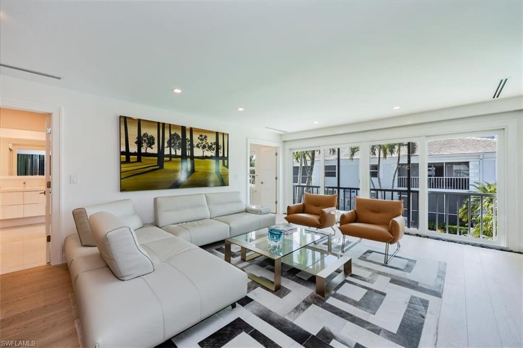 360 10th Ave S # B200 Property Photo 4