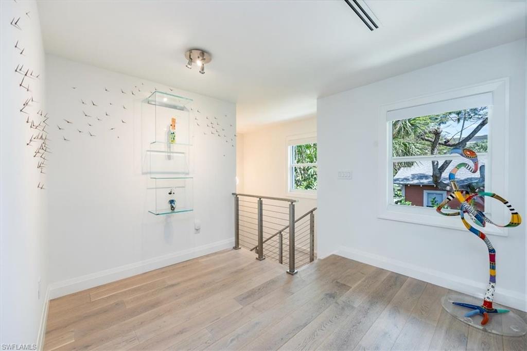360 10th Ave S # B200 Property Photo 11