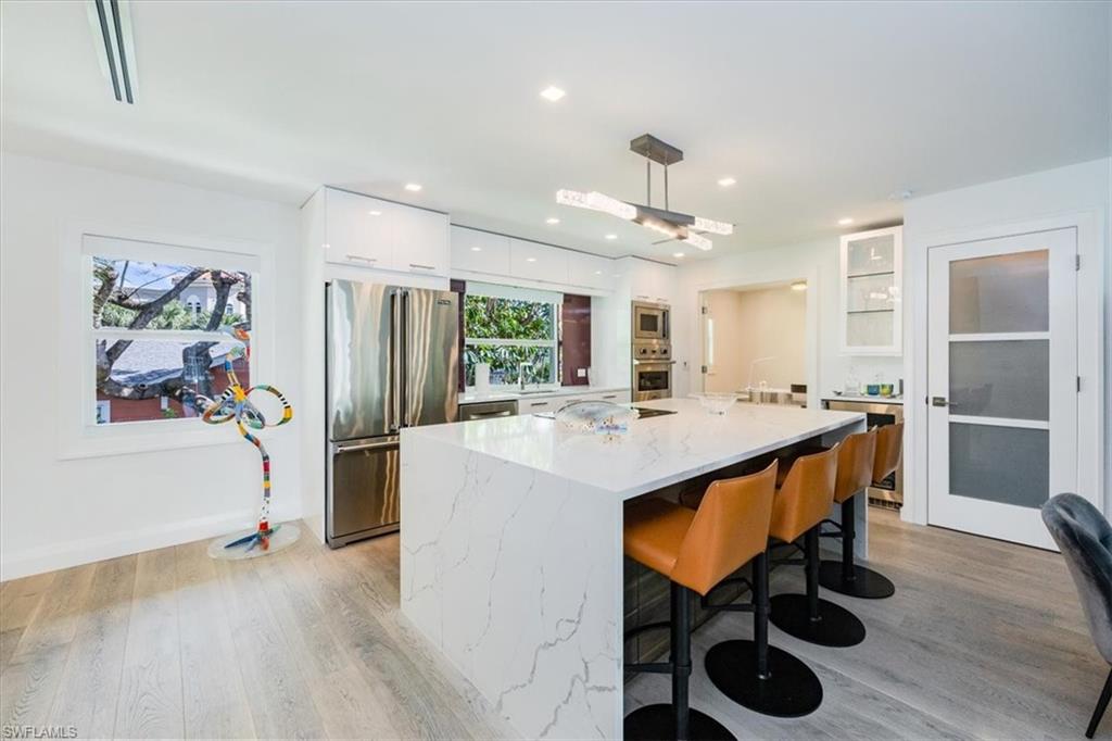 360 10th Ave S # B200 Property Photo 12