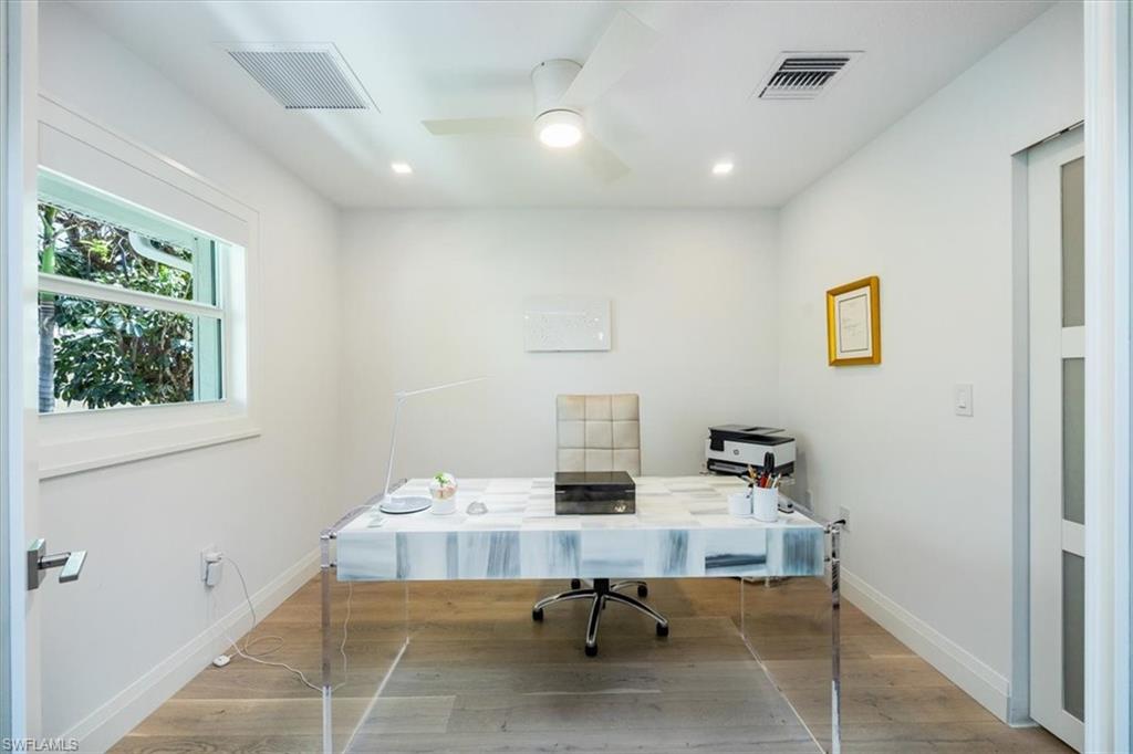 360 10th Ave S # B200 Property Photo 14