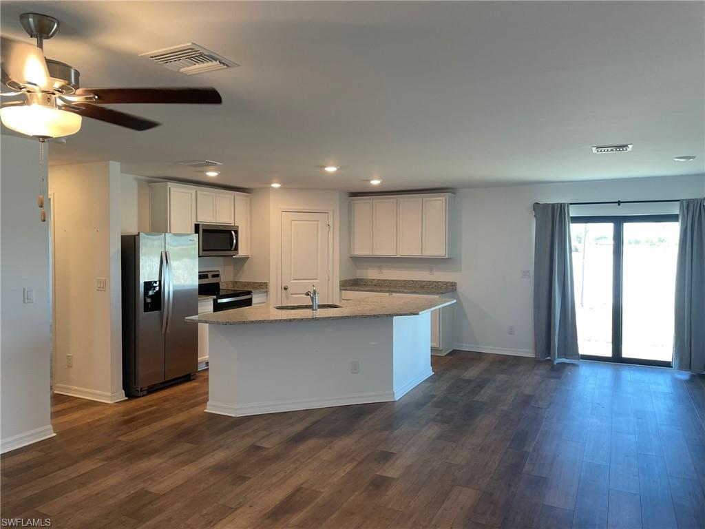 2120 Santa Barbara Blvd N Property Photo 2