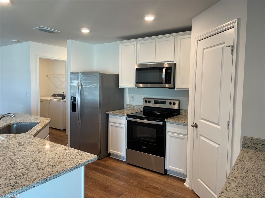 2120 Santa Barbara Blvd N Property Photo 5
