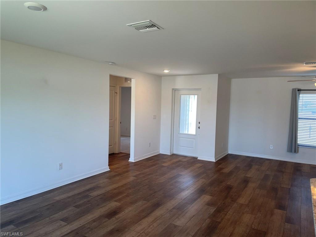2120 Santa Barbara Blvd N Property Photo 6