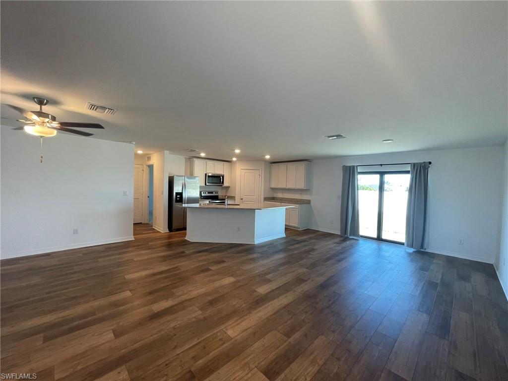 2120 Santa Barbara Blvd N Property Photo 15