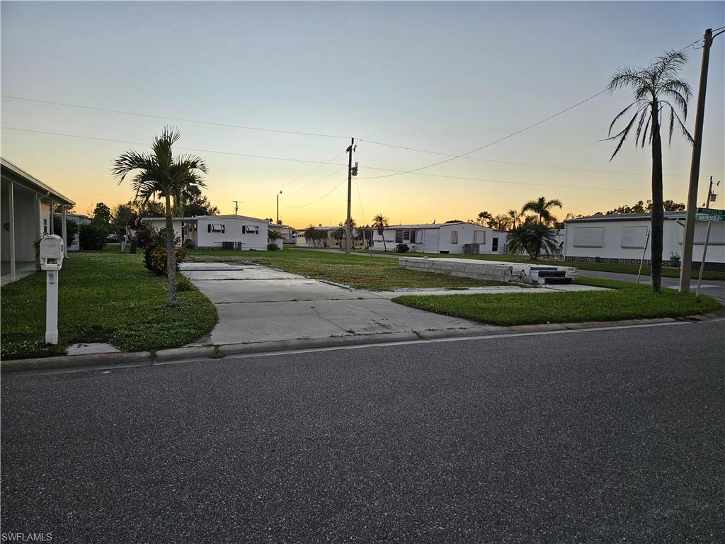 2771 Deerfield Dr Property Photo 2
