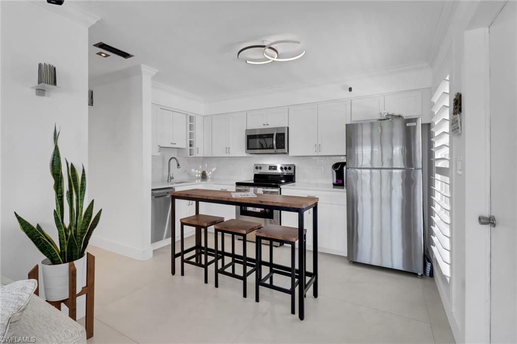 1215 Edington PL # E5 Property Photo 1