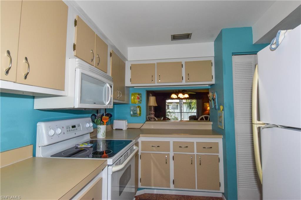 7013 New Post Dr # 7 Property Photo 4