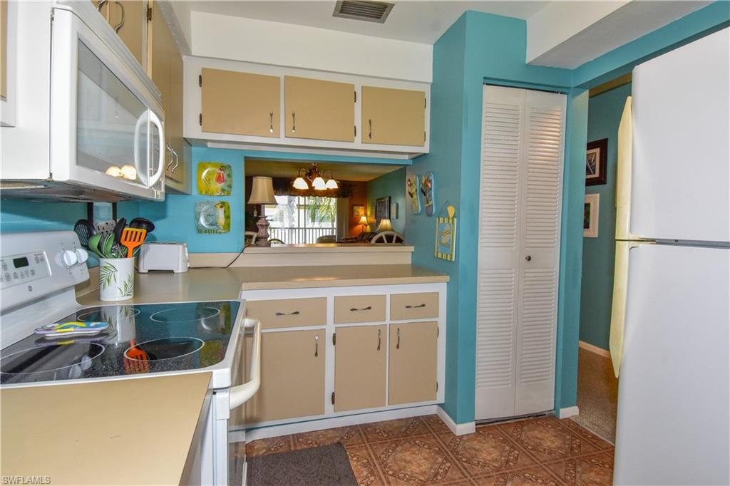 7013 New Post Dr # 7 Property Photo 6