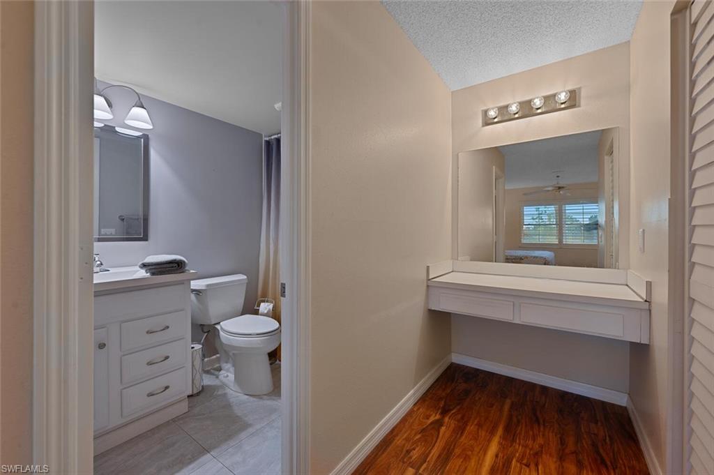 4372 27th Ct Sw # 205 Property Photo 8