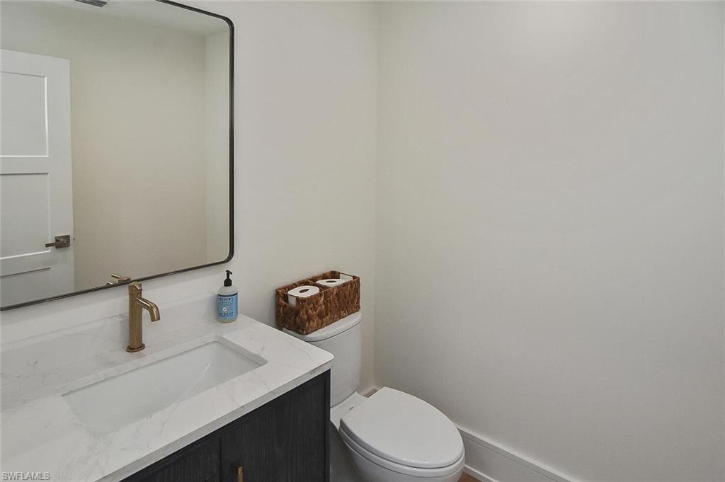 381 Norwood Ct Property Photo 37