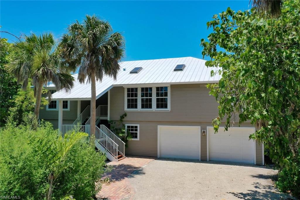 1846 Farm Trl Property Photo 1