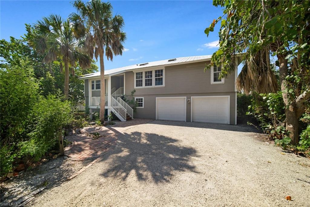 1846 Farm Trl Property Photo 2
