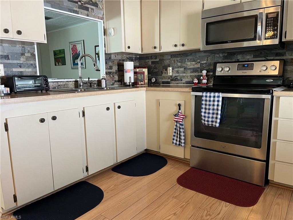 16021 Citron Way Property Photo 4