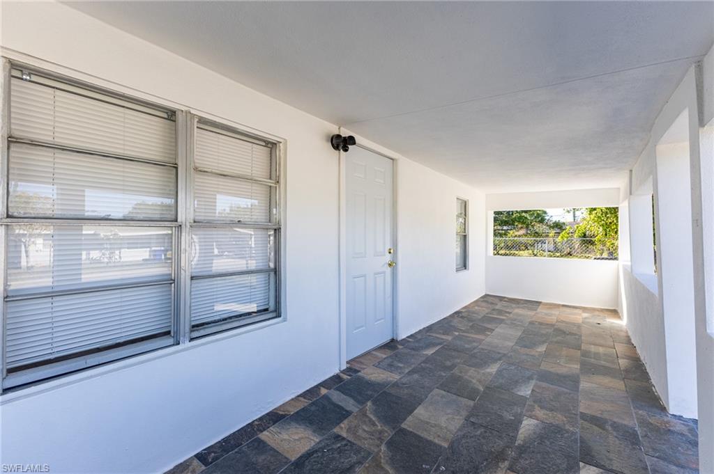 2428 Stella St Property Photo 6