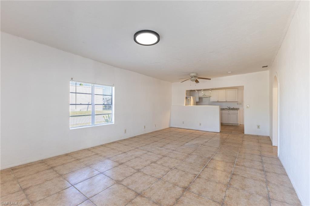 2428 Stella St Property Photo 7
