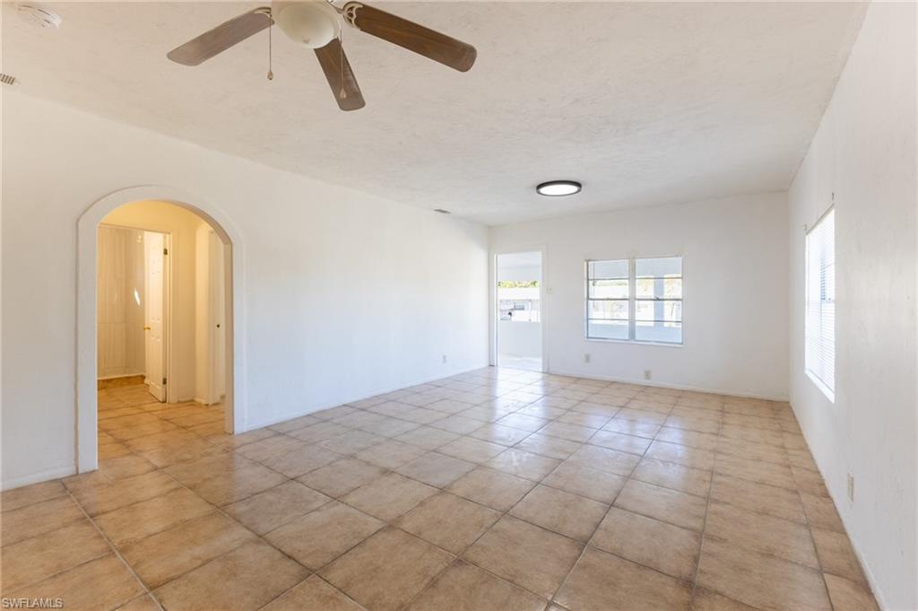2428 Stella St Property Photo 8