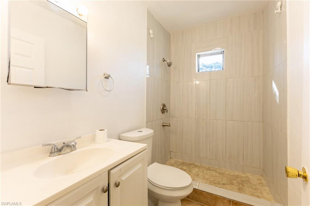 2428 Stella St Property Photo 14