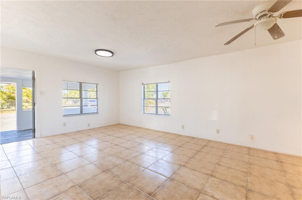 2428 Stella St Property Photo 18