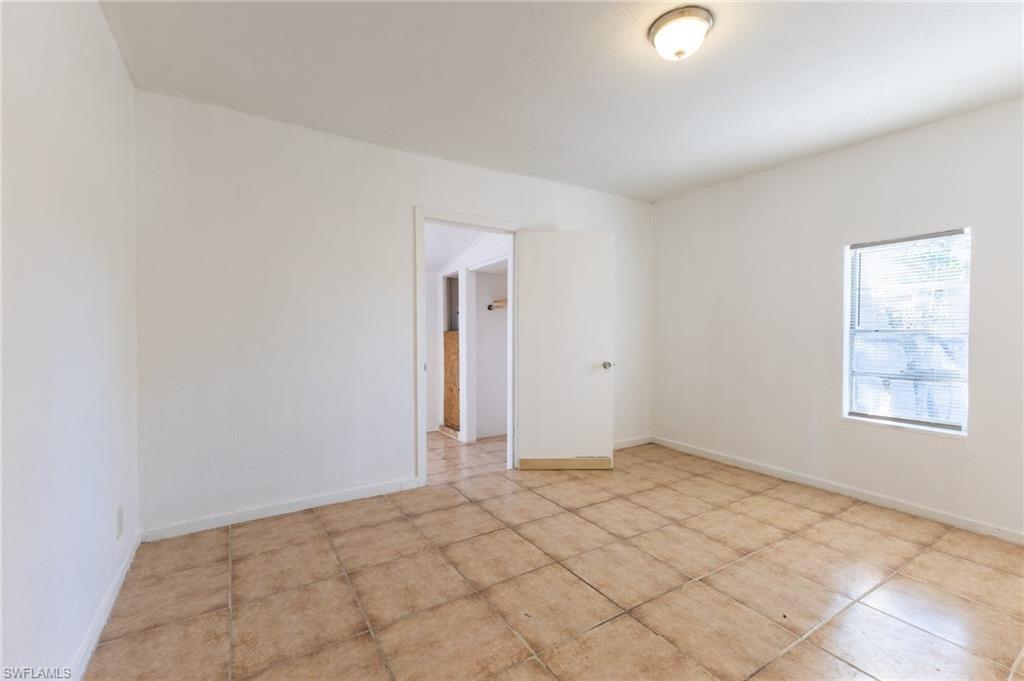 2428 Stella St Property Photo 19