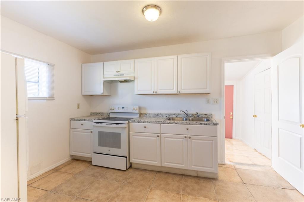 2428 Stella St Property Photo 21