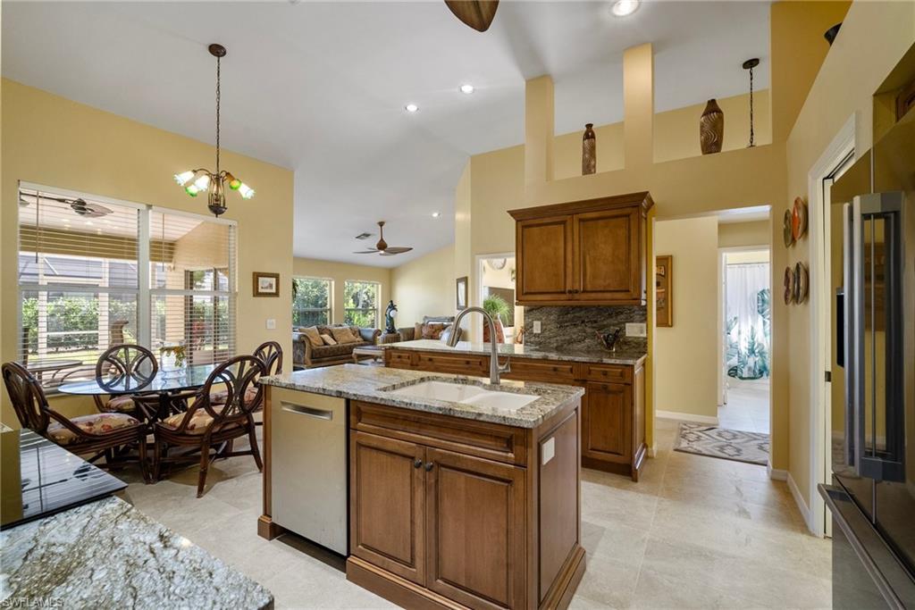 22360 Fountain Lakes Blvd Property Photo 2