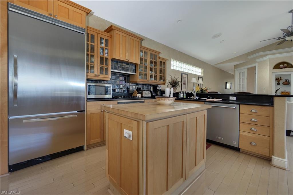 5065 Kensington High St Property Photo 6
