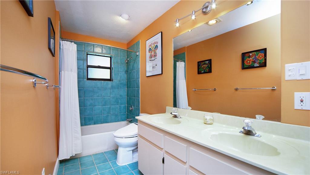 982 Honeybee Dr Property Photo 28
