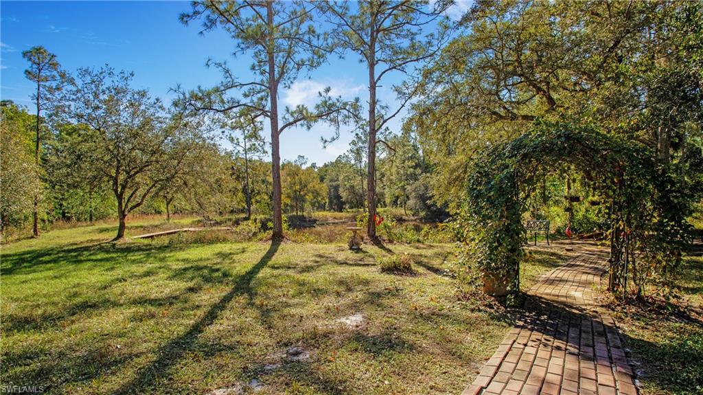 982 Honeybee Dr Property Photo 31