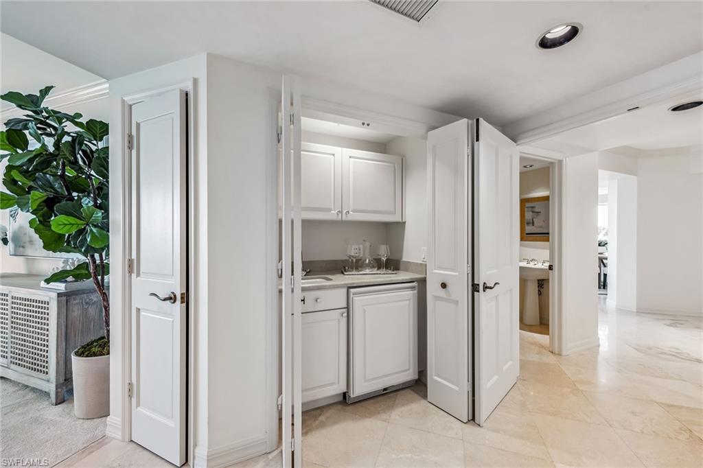 8171 Bay Colony Dr # 1704 Property Photo 13