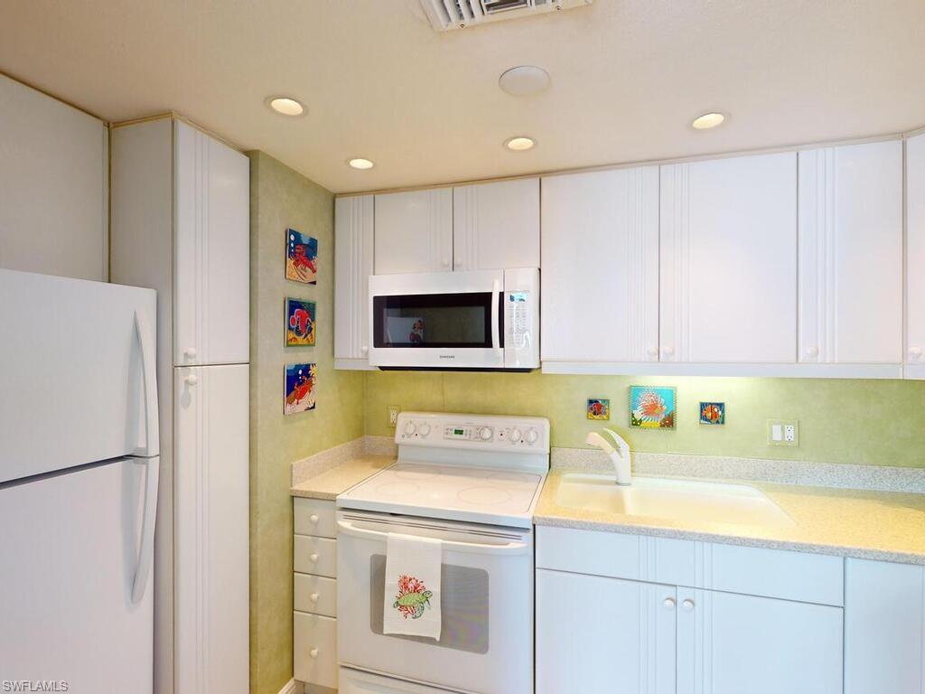 58 N Collier Blvd # 2107 Property Photo 8