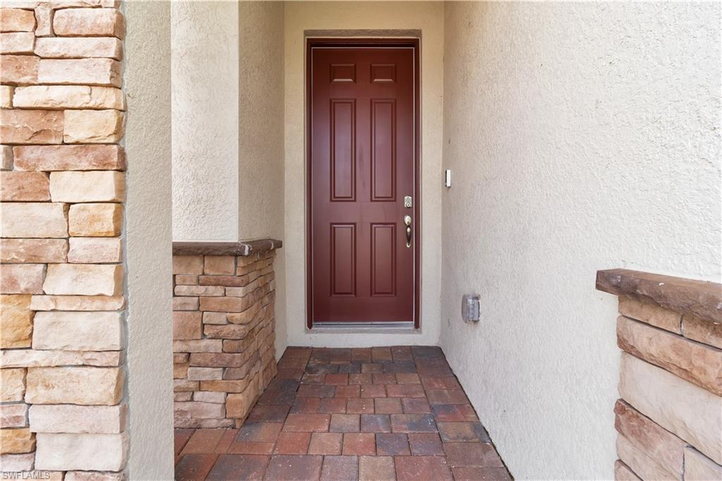 872 Stonewater Lake Ter Property Photo 2