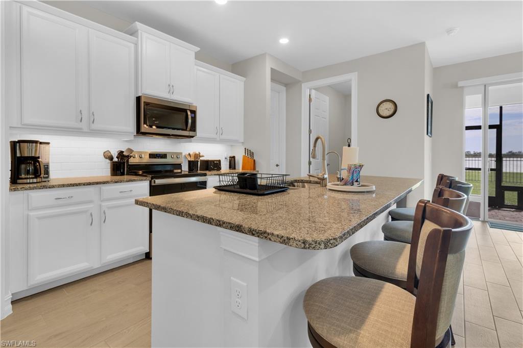 872 Stonewater Lake Ter Property Photo 4