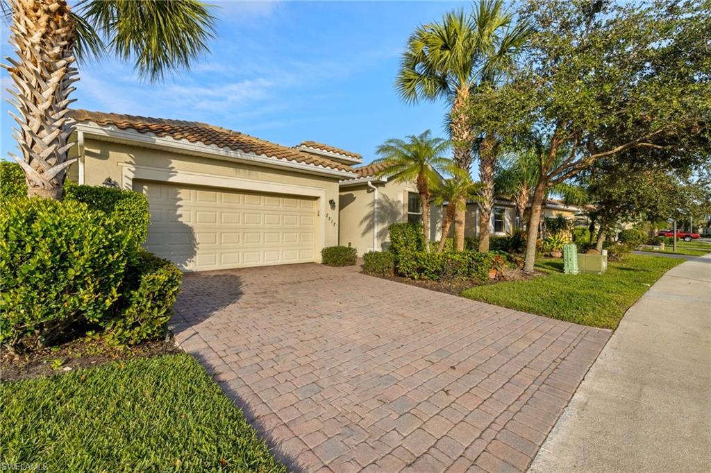 2517 Laurentina Ln Property Photo 2