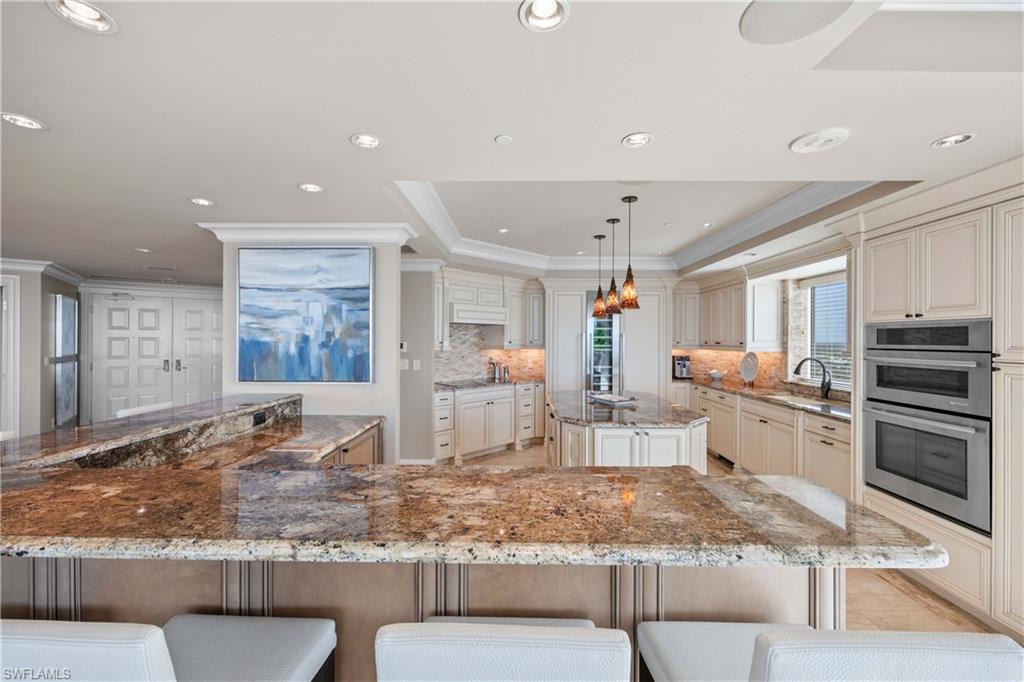 3991 Gulf Shore Blvd N Property Photo 15