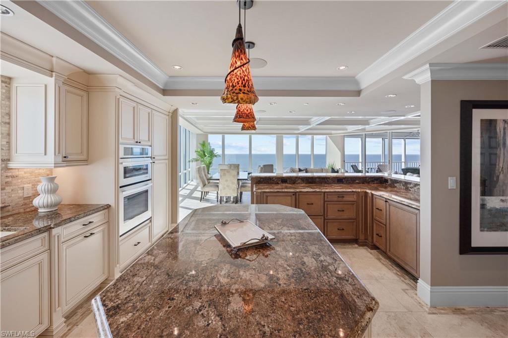 3991 Gulf Shore Blvd N Property Photo 18