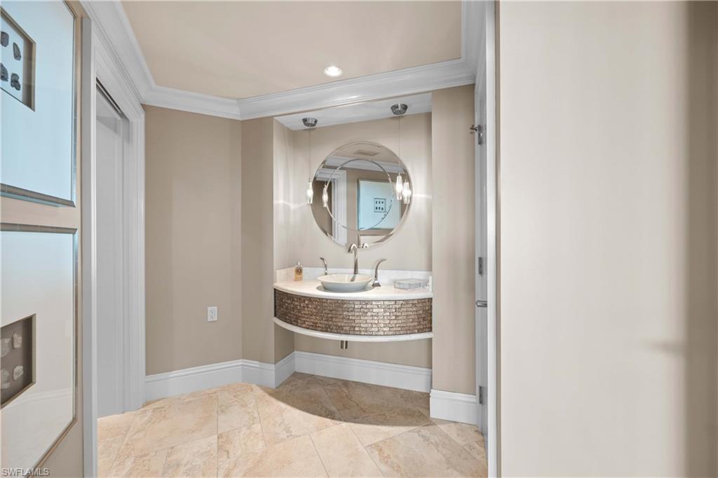 3991 Gulf Shore Blvd N Property Photo 30