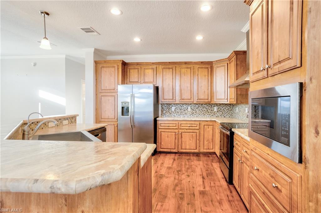 5671 Captain John Smith Loop Property Photo 9