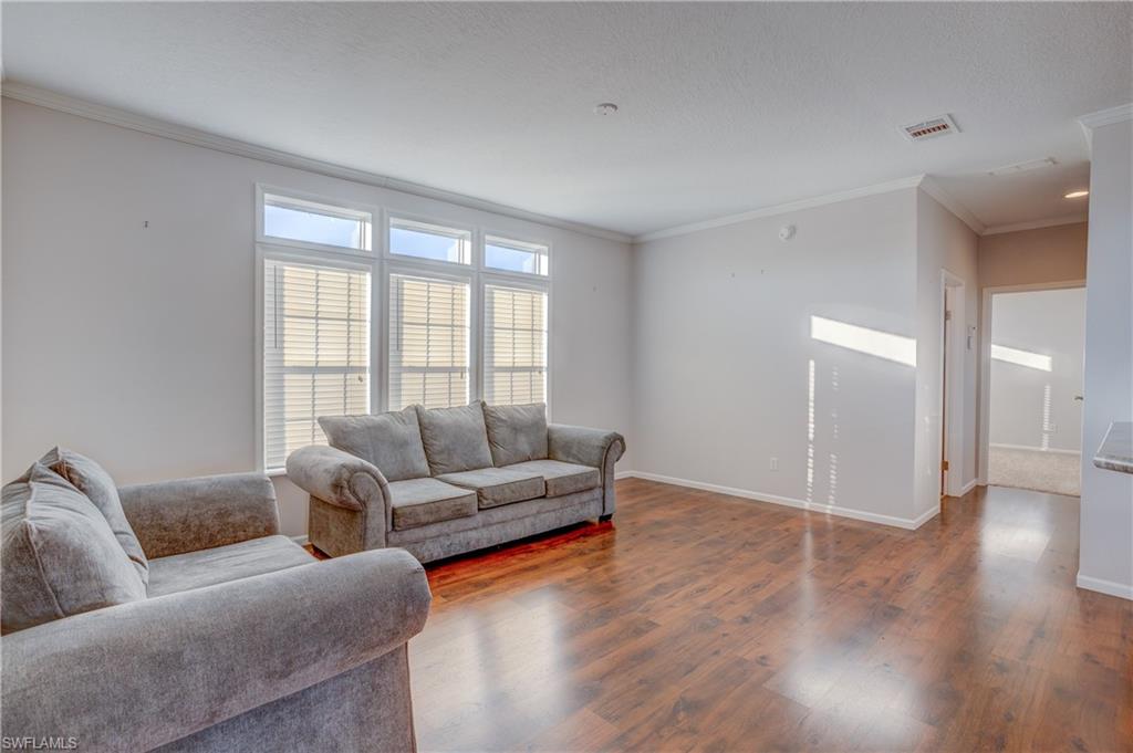5671 Captain John Smith Loop Property Photo 11