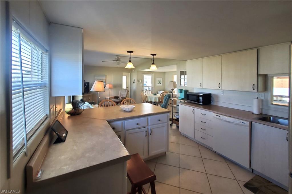 938 Lazy Ln Property Photo 4