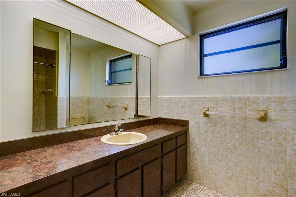 2711 W Marion Ave Property Photo 35