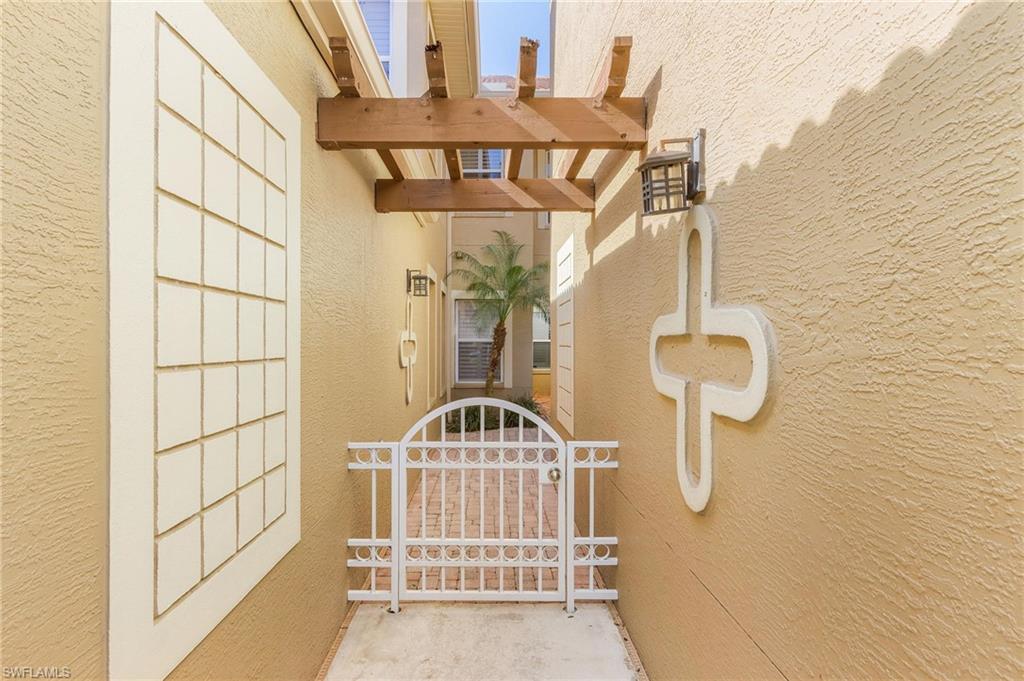 20150 Seagrove St # 2702 Property Photo 3