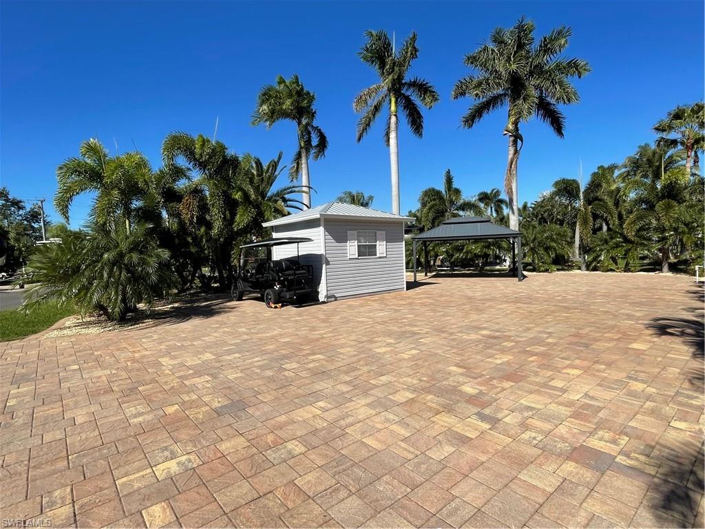5861 Maplewood Ct Property Photo 10